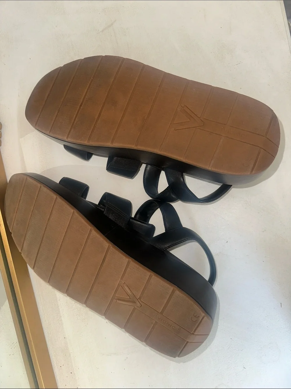 Vionic Delano Black Leather Strappy Sandals Women’s Size 9 Comfort Orthotic